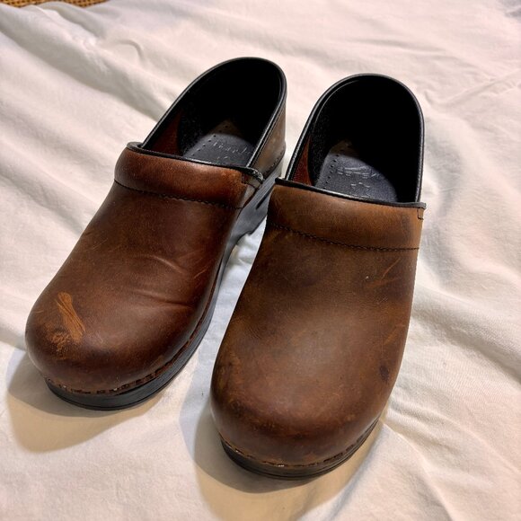 Dansko Professional Brown Clogs 38 - Picture 1 of 8